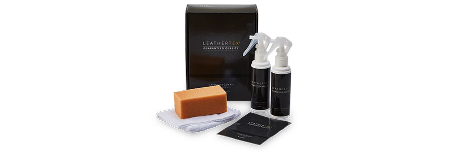 <p><strong>LEATHERTEX®にはお手入れを手軽にするために開発された専用のケアキットがございます。<br />
</strong>汚れを簡単にクリーニングし、汚れやシミから製品を守ります<strong></strong></p>
<p>撥水性能と発油性能の優れた防御力で、いつでも快適な状態を保ちます。<br />
付着した汚れを取り除く専用のクリーナーと汚れをシミから保護し、撥水効果を与える水性のプロテクターが入っております。クリーニンググローブとスポンジも同梱されております。</p>
<p>プロテクター効果目安期間:約6ヶ月</p>
<p>※使用環境や塗布量により多少異なる場合がございます。</p>
<p>※125mlで、大体3人掛けの前面一式分のプロテクトが可能です。</p>
<p>※汚れやすい箇所にご使用ください。</p>
<p>※レザーテックス®表面が乾燥した状態でないと、効果が得られませんので、ご注意ください。</p>